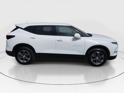 2025 Chevrolet Blazer — photo 8 view