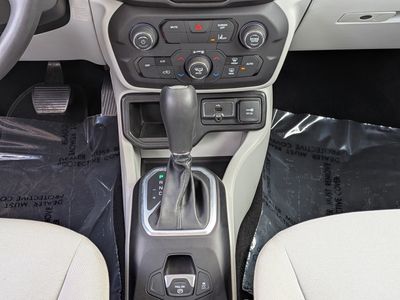 2021 Jeep Renegade - Photo 20