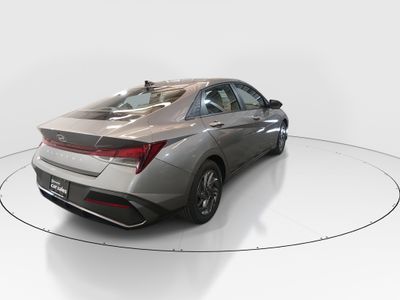2024 Hyundai Elantra - Photo 7