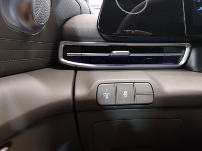 2024 Hyundai Elantra - Photo 13