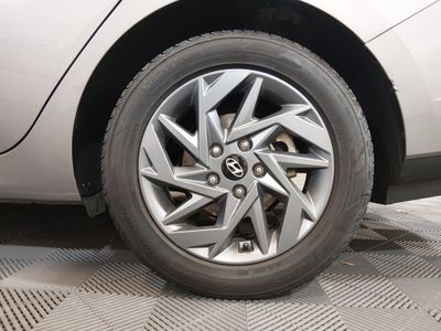 2024 Hyundai Elantra - Photo 10