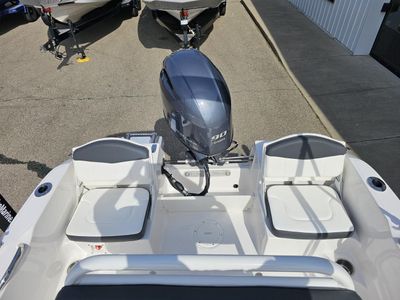 2025 Robalo R160 - Photo 7