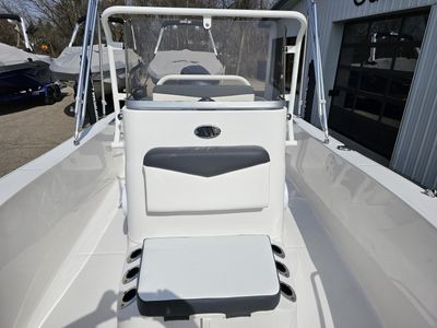 2025 Robalo R160 - Photo 13
