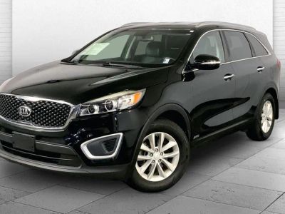 2017 Kia Sorento — rear three-quarter view