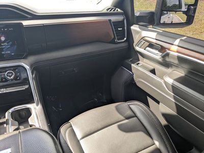 2024 GMC Sierra 3500HD - Photo 17