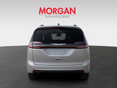 2026 Chrysler Pacifica — photo 7 view