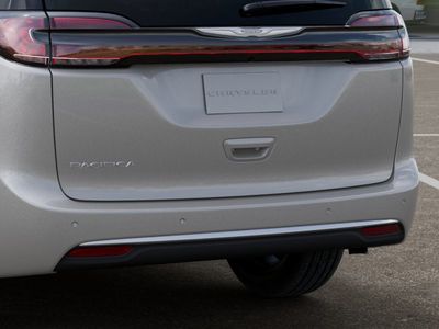 2026 Chrysler Pacifica — photo 13 view