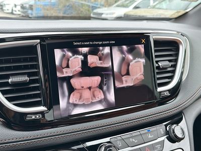 2026 Chrysler Pacifica — photo 31 view