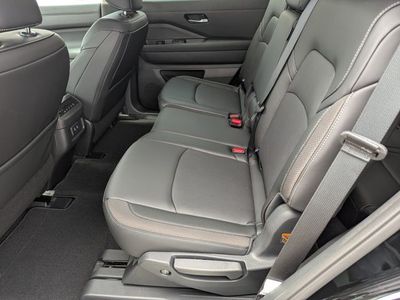 2026 Nissan Pathfinder - Photo 17
