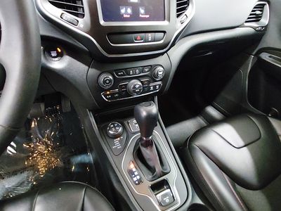 2022 Jeep Cherokee - Photo 13