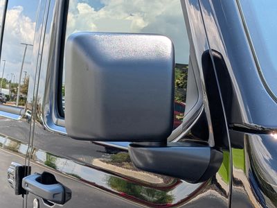 2026 Jeep Gladiator — photo 11 view