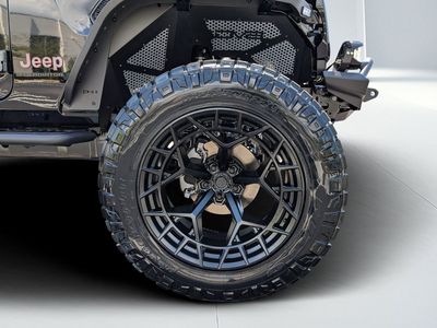 2026 Jeep Gladiator — photo 10 view