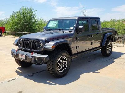 2026 Jeep Gladiator — rear three-quarter view