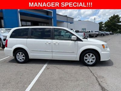 2012 Chrysler Town & Country — side profile view