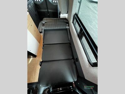 2025 Storyteller Overland Storyteller Overland — photo 42 view