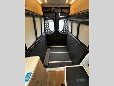 2025 Storyteller Overland Storyteller Overland — photo 18 view