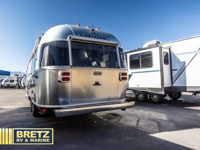 2020 Airstream Flying Cloud — interior view