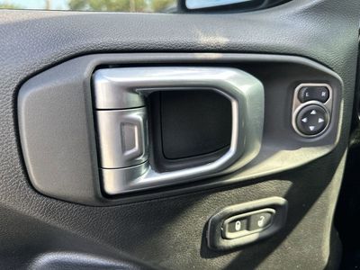 2022 Jeep Gladiator - Photo 15
