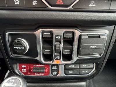 2024 Jeep Wrangler — photo 61 view