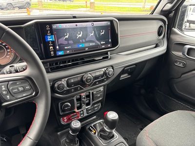 2024 Jeep Wrangler — photo 63 view