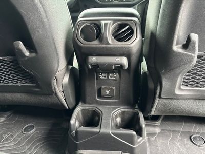 2024 Jeep Wrangler — photo 42 view
