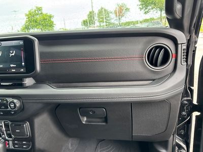 2024 Jeep Wrangler — photo 49 view