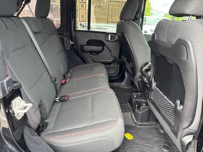2024 Jeep Wrangler — photo 40 view