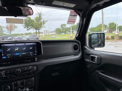 2024 Jeep Wrangler — photo 44 view