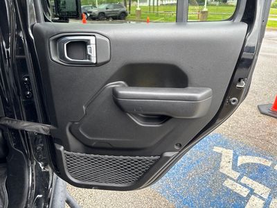 2024 Jeep Wrangler — photo 38 view