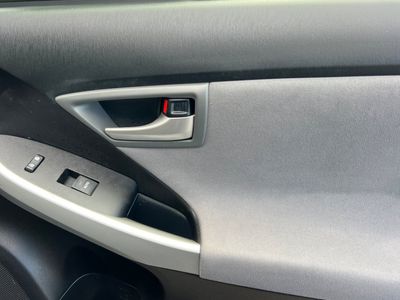2015 Toyota Prius - Photo 18