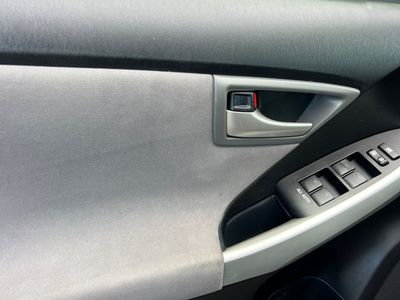 2015 Toyota Prius - Photo 12
