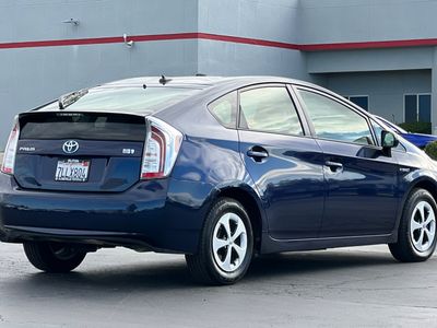 2015 Toyota Prius - Photo 2