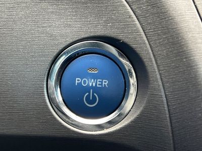 2015 Toyota Prius - Photo 23