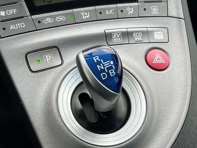 2015 Toyota Prius - Photo 22