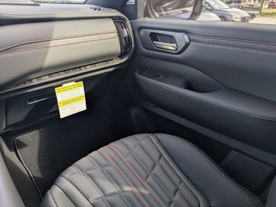 2026 Nissan Armada - Photo 17