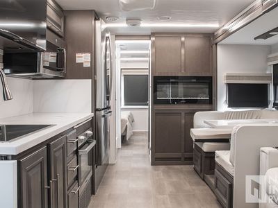 2025 Forest River Georgetown Gt7 — photo 10 view