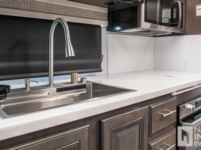 2025 Forest River Georgetown Gt7 — photo 15 view