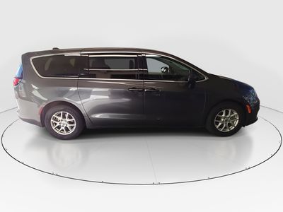 2023 Chrysler Voyager - Photo 8