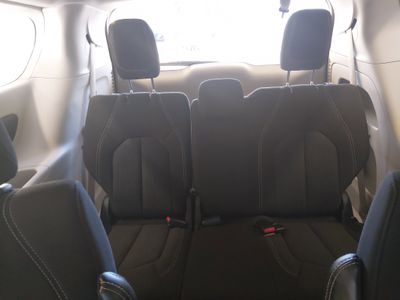 2023 Chrysler Voyager - Photo 17