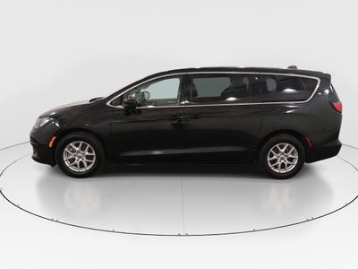 2023 Chrysler Voyager - Photo 4