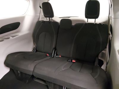 2023 Chrysler Voyager - Photo 17