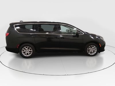 2023 Chrysler Voyager - Photo 8