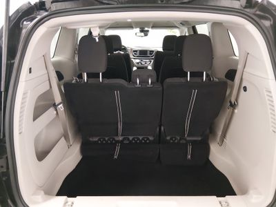 2023 Chrysler Voyager - Photo 11