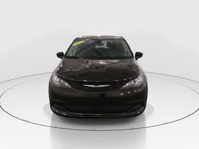 2023 Chrysler Voyager - Photo 2