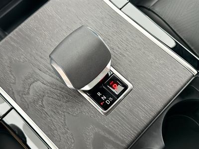 2026 Land Rover Range Rover Velar - Photo 28