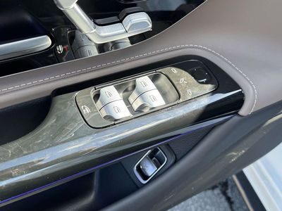 2026 Mercedes-Benz SL — photo 17 view