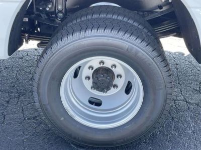 2026 Ford F-350SD - Photo 8