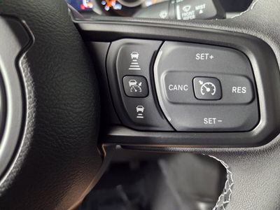 2026 Jeep Gladiator - Photo 15