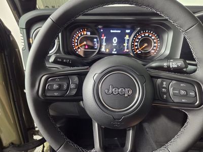 2026 Jeep Gladiator - Photo 14