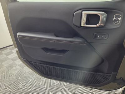 2026 Jeep Gladiator - Photo 18